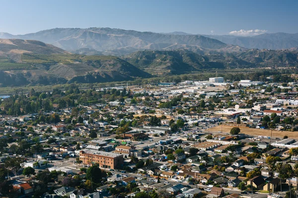 Vista de Ventura y montañas lejanas desde Grant Park, en Ventur —  Fotos de Stock