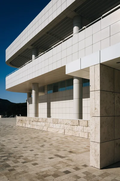 Modern exterior of the Getty Center, in Brentwood, Los Angeles, — Stock Photo, Image