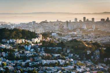 İkiz Tepeler, San Francisco, California görünümünden sabah.