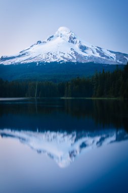 Mount Hood reflecting in Trillium Lake at twilight, in Mount Hoo clipart