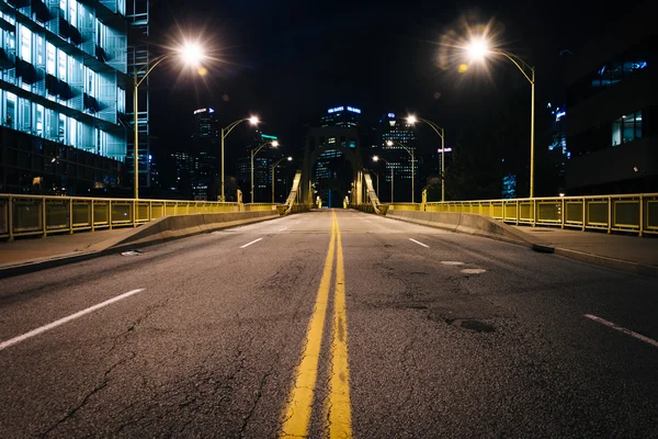 Pittsburgh, Pennsylvania, gece, Rachel Carson Köprüsü. — Stok fotoğraf