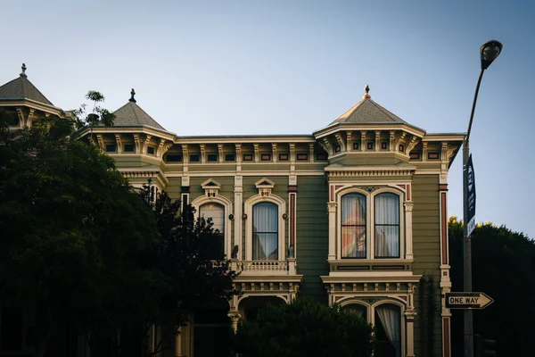 Вікторіанський будинків у San Francisco, Каліфорнія. — стокове фото
