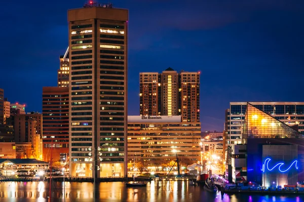 View of the Inner Harbor and skyline at twilight from Federal Hi — Stockfoto