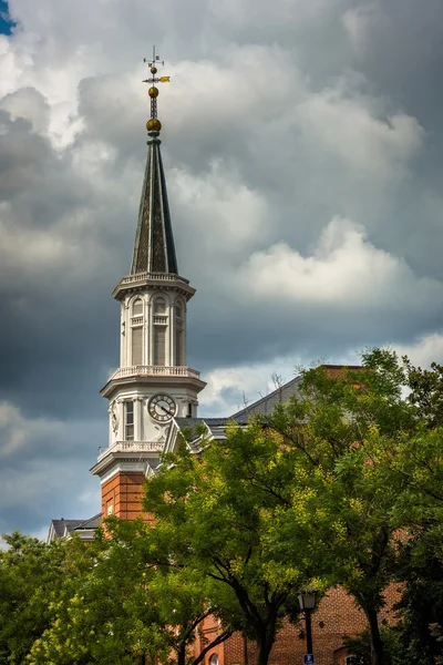 Torony, a városháza, a Virginia állambeli Alexandriában. — Stock Fotó
