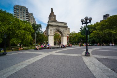 Washington Square Park, Greenwich Village'daki Washington kemer