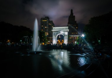 Çeşme ve gece, Washington Arch Washington Square