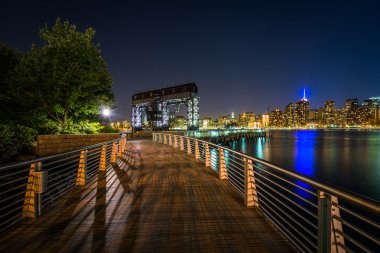 Geçit ve makas köprüsü Plaza State Manhattan siluetinin manzarasına