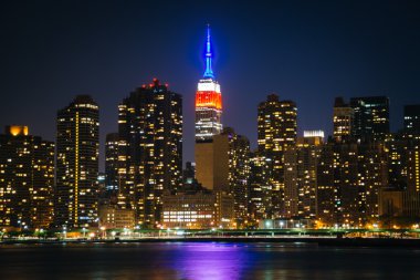 Empire State Binası makas köprüsü Plaza Devlet Parkı'görünümü,