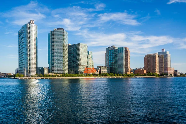 Pemandangan langit Long Island City dari Roosevelt Island, di M — Stok Foto