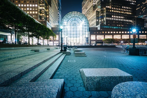Buildings in Battery Park City at night, in Lower Manhattan, New — Stock Photo, Image