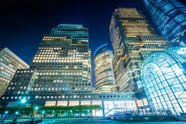 Edificios en Battery Park City por la noche, en el Bajo Manhattan, Nuevo —  Fotos de Stock