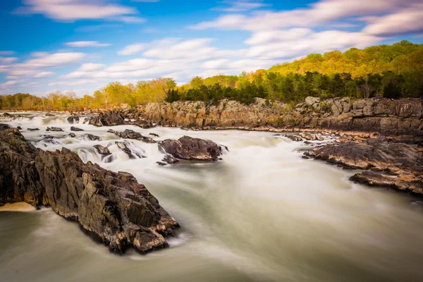 Long exposure of rapids in the Potomac River at Great Falls Park — Stock Photo, Image