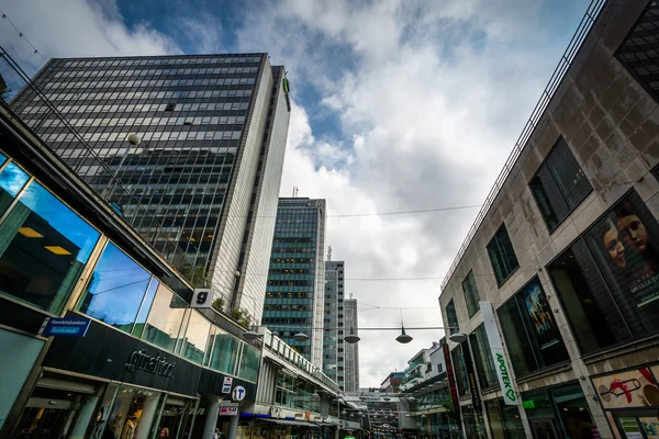 Edificios en Sergelgatan, en Norrmalm, Estocolmo, Suecia . — Foto de Stock