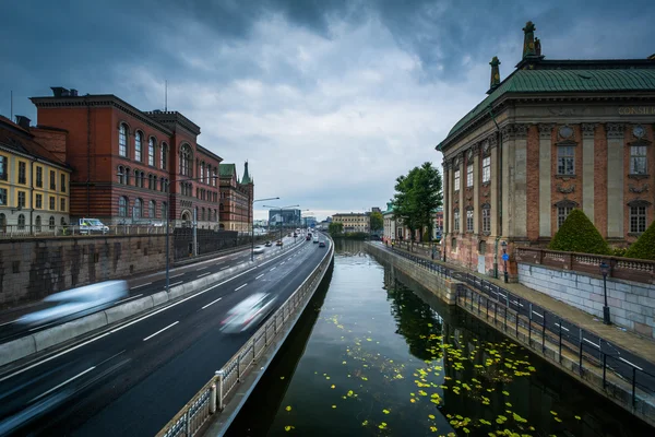 Centralbron і будівель у Galma стан, видно з Riddarhusbron — стокове фото