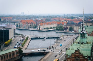 Christiansborg Sarayı kuleden Kopenhag, Denmar görüntüleyin.