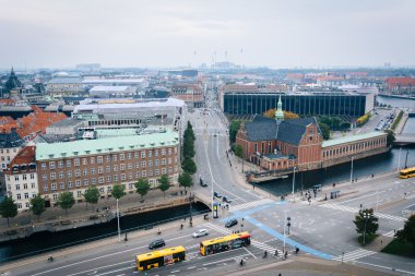 Christiansborg Sarayı kuleden Kopenhag, Denmar görüntüleyin.