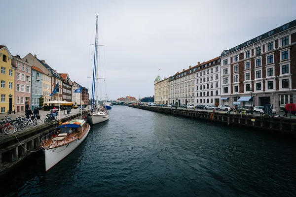 Нюхавн та забезпечує канал, в Копенгагені, Данія. — стокове фото