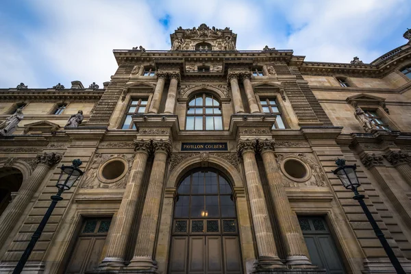 Pavillon Colbert, w pałacu Luwru w Paryżu, Francja. — Zdjęcie stockowe