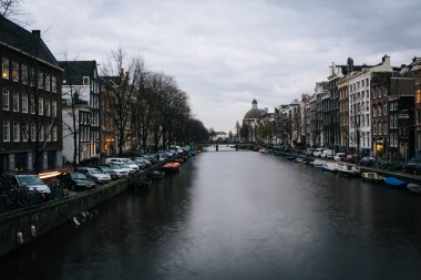Bir kanal, Amsterdam, Hollanda.