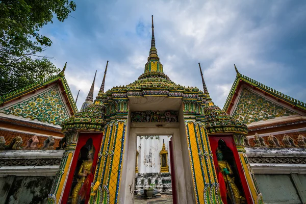 Der historische wat pho buddhistische Tempel, in Bangkok, Thailand. — Stockfoto