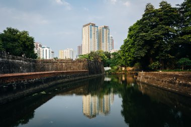 Modern Bina içinde Intr Fort Santiago, hendek yansıtan