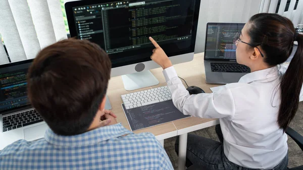 Equipe Asiática Programador Coordenador Software Que Trabalha Junto Projeto Sistema — Fotografia de Stock