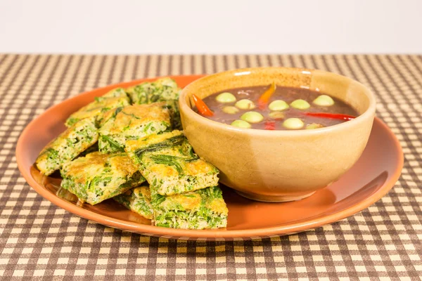 chili Yapıştır Tay tarzında kızarmış acacia omlet