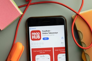 New York, ABD - 7 Kasım 2020: Foodhub Çevrimiçi Paketler uygulaması logosu telefon ekranında, İllüstrasyon Editörü.