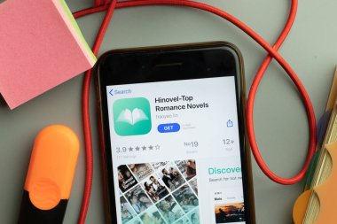 New York, ABD - 7 Kasım 2020: Hinovel Romance Novels uygulama mağazası logosu telefon ekranında, Illustrative Editorial.