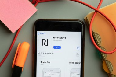 New York, ABD - 7 Kasım 2020: River Island uygulama mağazası logosu telefon ekranında, Illustrative Editorial.