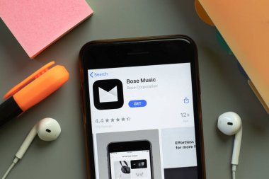 New York, ABD - 7 Kasım 2020: Telefon ekranında Bose Music uygulama mağazası logosu, Illustrative Editorial.