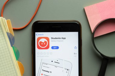 New York, ABD - 26 Ekim 2020: Telefon ekranında öğrenci mobil uygulama logosu, İllüstrasyon Editörü.
