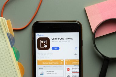 New York, ABD - 26 Ekim 2020: Galileo Quiz Patente mobil uygulama logosu telefon ekranında, İllüstrasyon Editörü.
