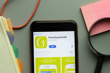 New York, ABD - 26 Ekim 2020: Gemelli mobil uygulama logosu telefon ekranında, İllüstrasyon Editörü.