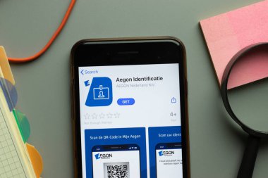 New York, ABD - 26 Ekim 2020: Aegon Tanımlama mobil uygulama logosu telefon ekranında kapatın, İllüstrasyon Editörü.