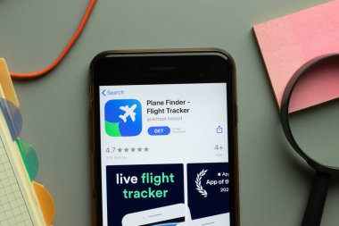 New York, ABD - 26 Ekim 2020: Uçak Bulucu Uçuş İzleyici mobil uygulama logosu telefon ekranında kapatın, İllüstrasyon Editörü.