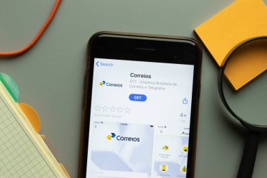 New York, ABD - 26 Ekim 2020: Correios mobil uygulama logosu telefon ekranında, İllüstrasyon Editörü.