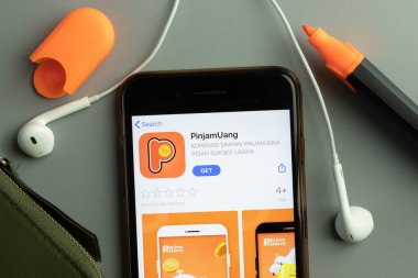 New York, ABD - 26 Ekim 2020: PinjamUang mobil uygulama simgesi telefon ekranında yakın plan, Illustrative Editorial.