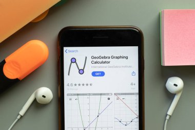 New York, ABD - 1 Aralık 2020: GeoGebra Graphing Mobil uygulama simgesi telefon ekranının üstünde, İllüstrasyon Editörlüğü.