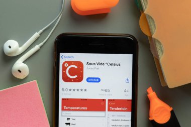 New York, ABD - 1 Aralık 2020: Telefon ekranında Sous Vide Celsius mobil uygulama simgesi, Illustrative Editorial.