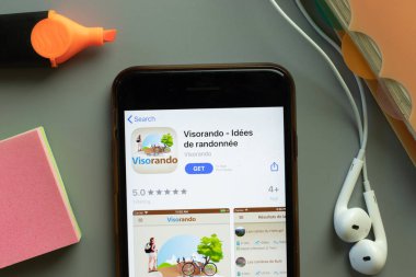 New York, ABD - 1 Aralık 2020: Visorando mobil uygulama simgesi telefon ekranının üst görünümünde, Illustrative Editorial /