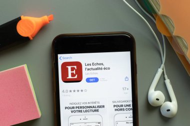 New York, ABD - 1 Aralık 2020: Les Echos mobil uygulama simgesi telefon ekranının üstünde, İllüstrasyon Editörü.