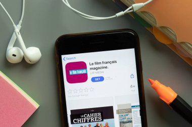 New York, ABD - 1 Aralık 2020: Le film francais mobil uygulama simgesi telefon ekranının üstünde, Illustrative Editorial.