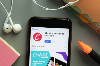 New York, ABD - 1 Aralık 2020: Chefclub mobil uygulama simgesi telefon ekranının üstünde, Illustrative Editorial.