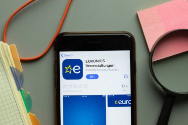 New York, ABD - 1 Aralık 2020: EURONONICS Veranstaltungen mobil uygulama simgesi telefon ekranının üstünde, İllüstrasyon Editörü.