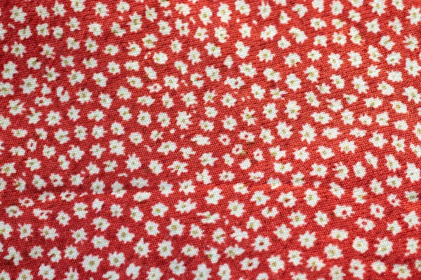Czerwony Materiał Tekstury Wzorem Białymi Kwiatami Tła — Zdjęcie stockowe