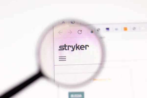 Los Angeles Usa Лютого 2021 Сторінка Stryker Corporation Логотип Stryker — стокове фото