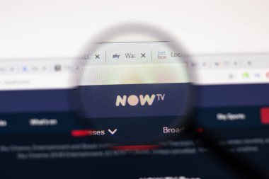 Los Angeles, ABD - 1 Şubat 2021: Now TV web sitesi. Ekranda nowtv.com logosu, Illustrative Editorial