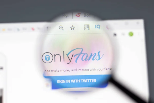 New York, ABD - 15 Şubat 2021: OnlyFans web sitesi şirket logosu, Illustrative Editorial