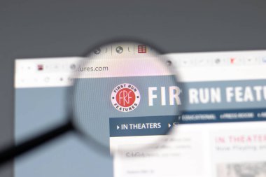 New York, ABD - 15 Şubat 2021: Şirket logosu Illustrative Editorial web sitesi tarayıcıda